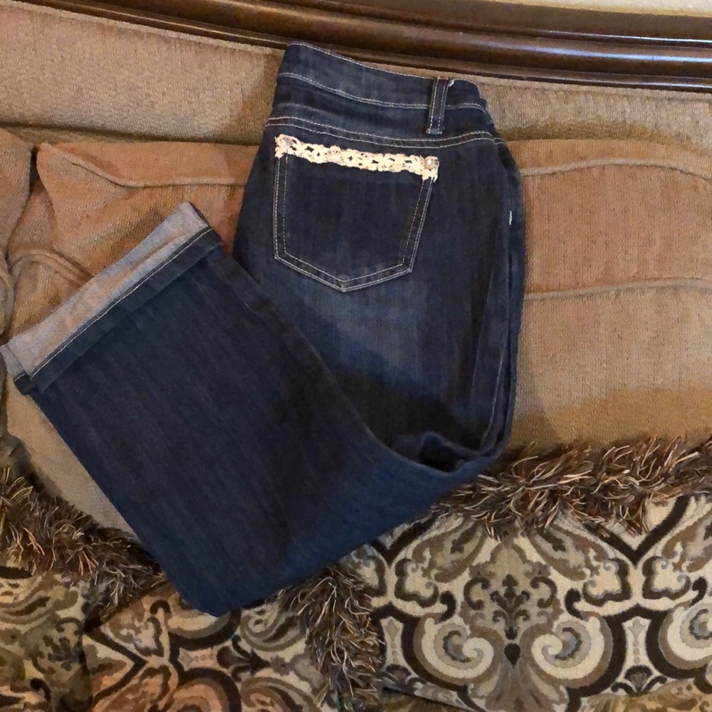 Cute Cato Capri pants size 4